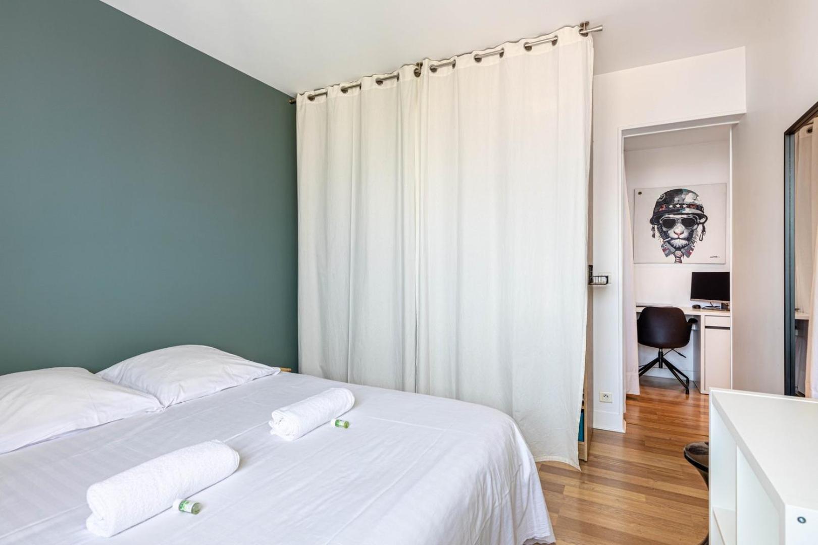 Guestready - Sejour Vue Tour Eiffel, Pied Du Metro Apartment