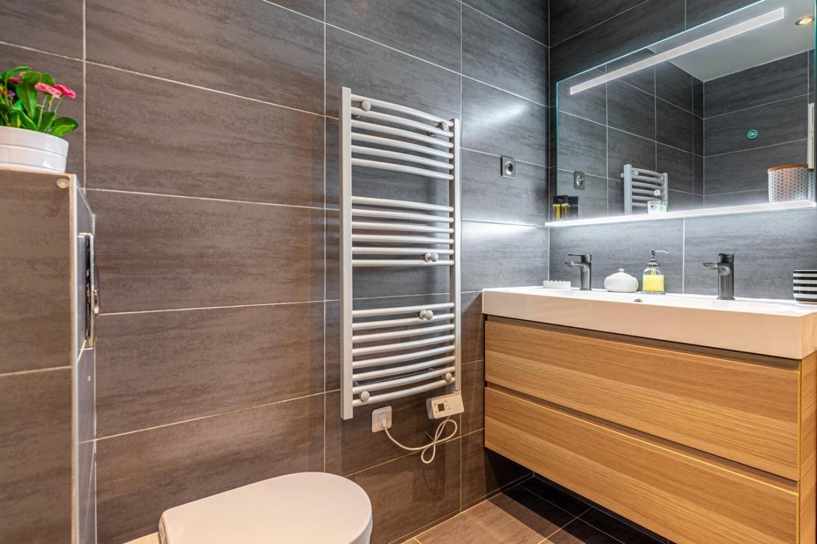 Guestready - Sejour Vue Tour Eiffel, Pied Du Metro Apartment *